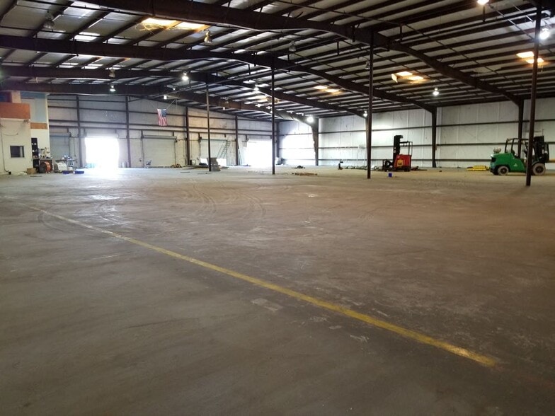 3520 Old Metro Pky, Fort Myers, FL for lease - Interior Photo - Image 2 of 2