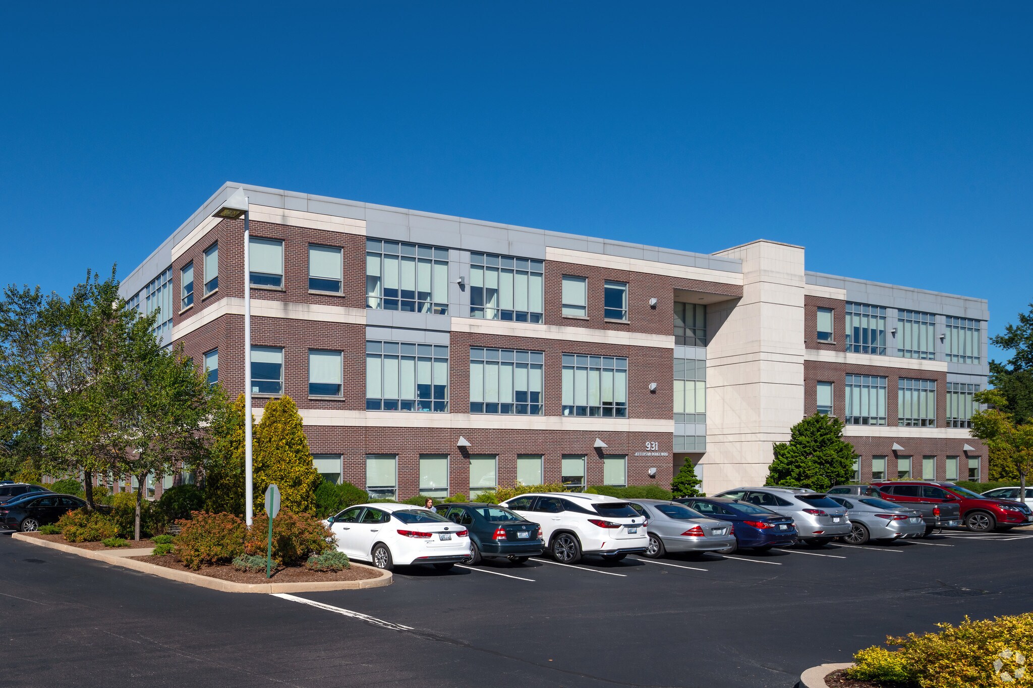 931 Jefferson Blvd, Warwick, RI à louer Photo du bâtiment- Image 1 de 12