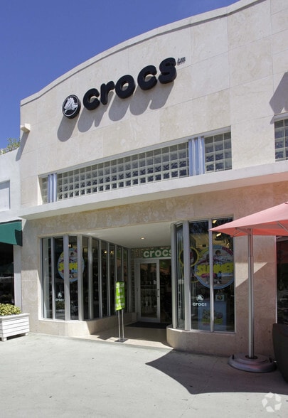 521 Lincoln Rd, Miami Beach, FL for lease - Primary Photo - Image 1 of 5