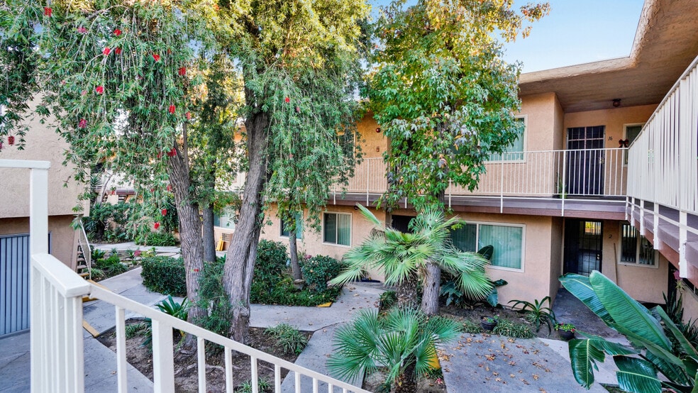 3501 Pacific Pl, Long Beach, CA for sale - Building Photo - Image 3 of 10