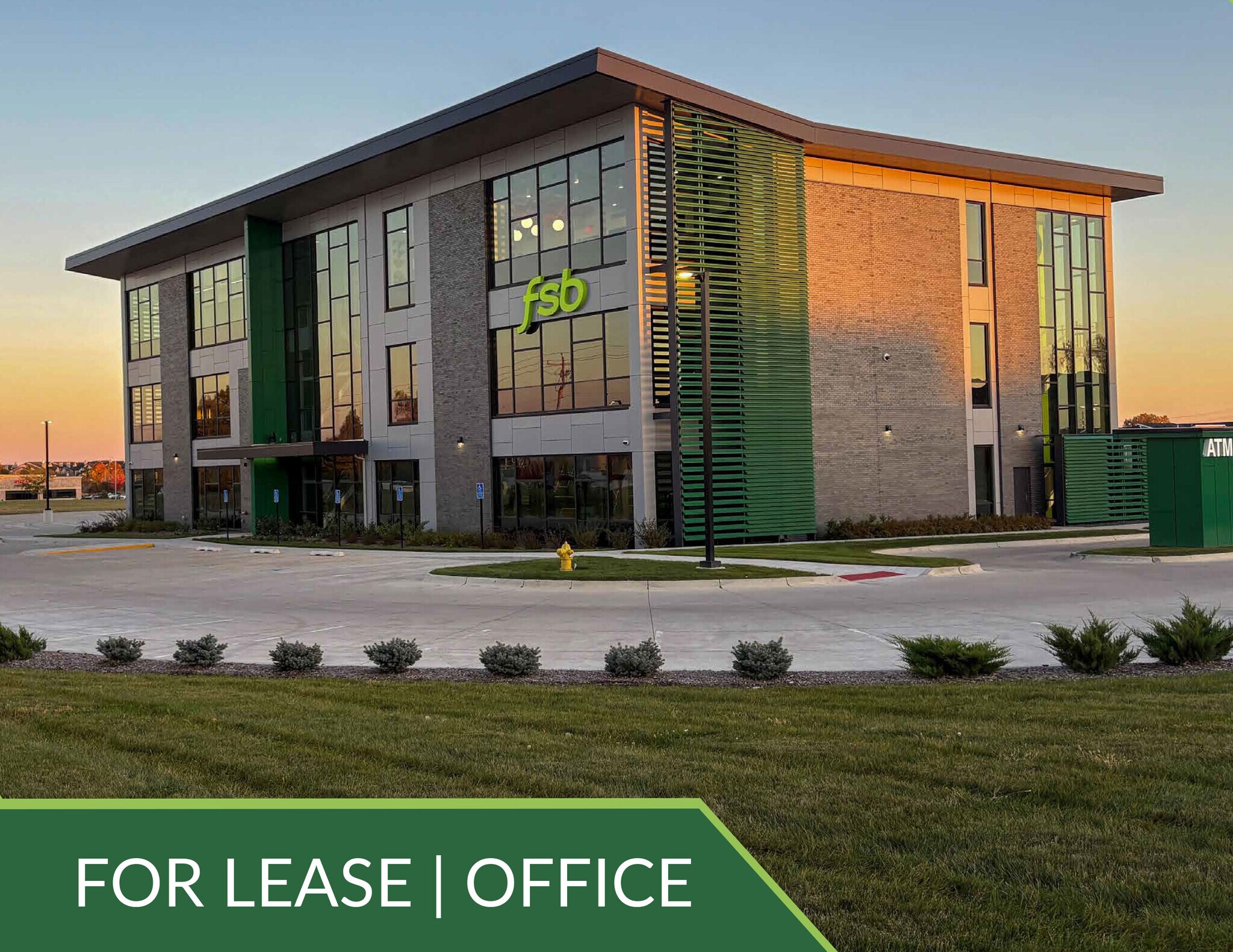 9750 University Ave, West Des Moines, IA for lease Building Photo- Image 1 of 16