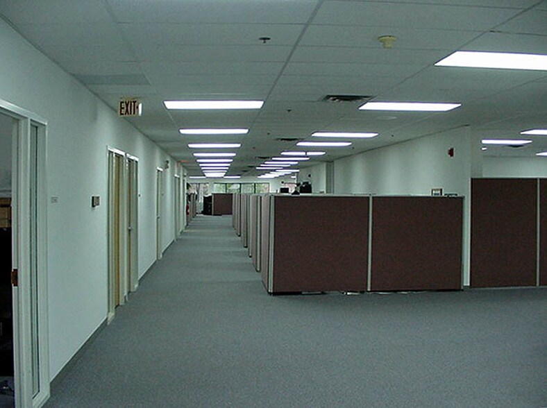 300 Potash Hill Rd, Tyngsborough, MA à louer - Autre - Image 3 de 12