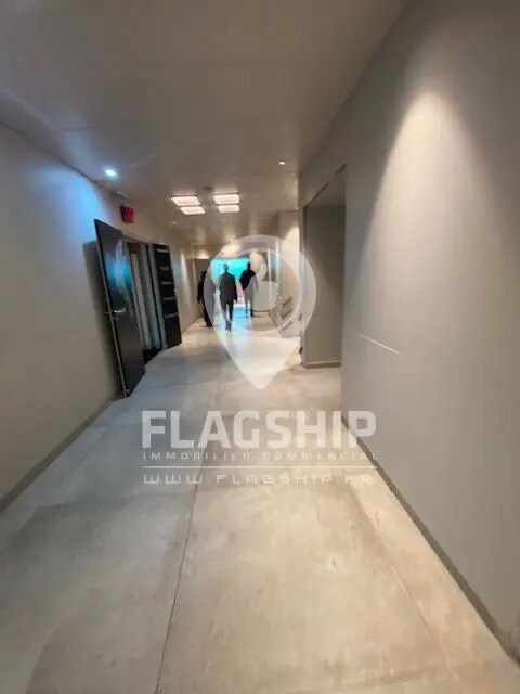 Office in Nanterre for lease Interior Photo- Image 1 of 10