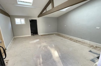 30 Short Bridge St, Llanidloes for lease Interior Photo- Image 1 of 2