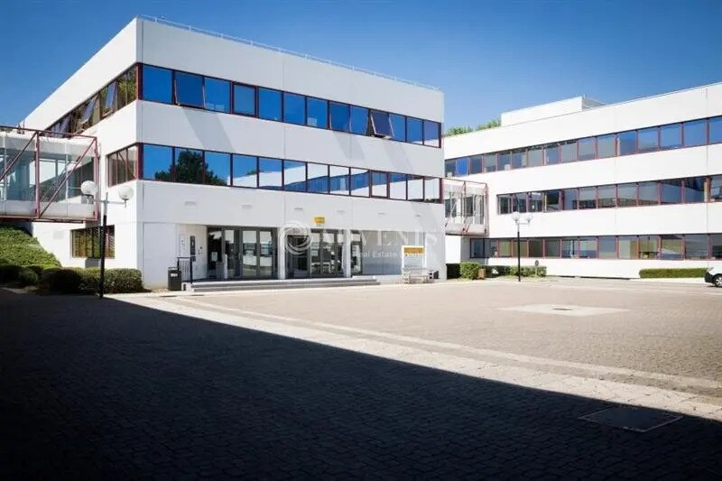 Office in Cergy for lease Building Photo- Image 1 of 5