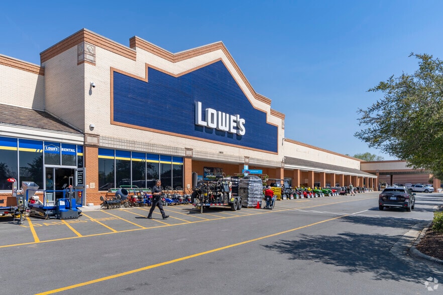 9645-9759 Sam Furr Rd, Huntersville, NC for lease - Building Photo - Image 3 of 31