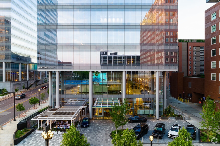 105 Carondelet Plz, Clayton, MO for lease - Building Photo - Image 2 of 8