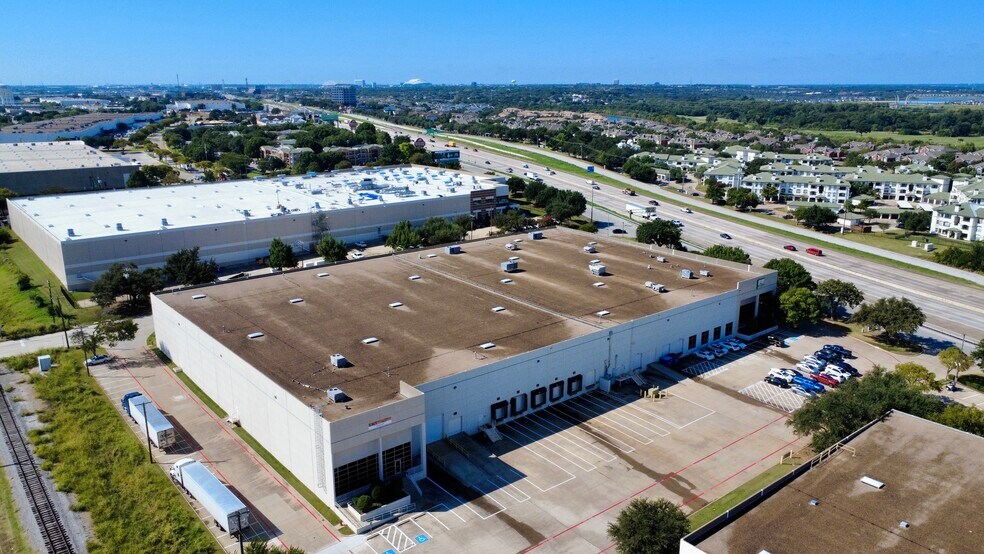 2920 N State Highway 360, Grand Prairie, TX à louer - Photo du bâtiment - Image 2 de 9