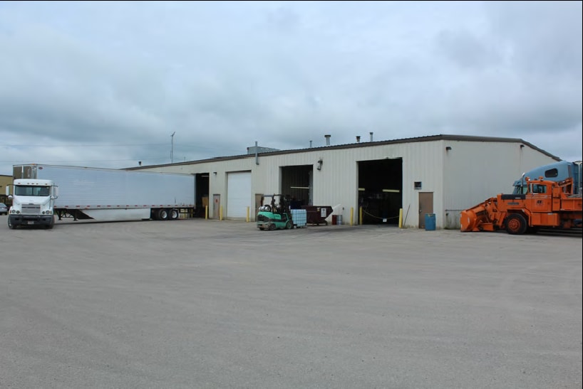 181 Quality Ct, Fall River, WI for sale - Building Photo - Image 1 of 5