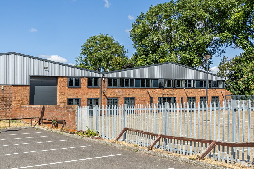 500 Purley Way, Croydon à louer - Photo du bâtiment - Image 3 de 3