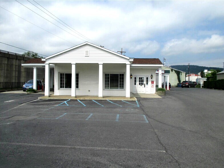 155 N Richard St, Bedford, PA à vendre - Photo du bâtiment - Image 3 de 8