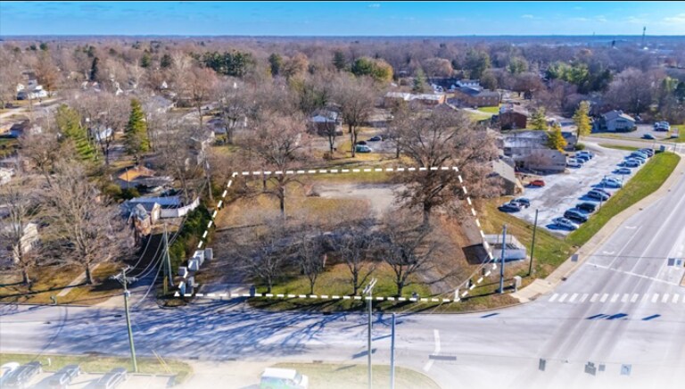 3211 Washington St, Columbus, IN à vendre - Photo du bâtiment - Image 1 de 6