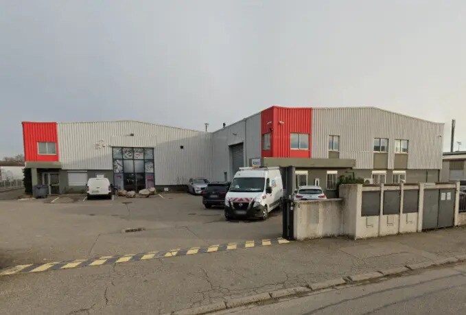 Flex in Chassieu for lease Building Photo- Image 1 of 7