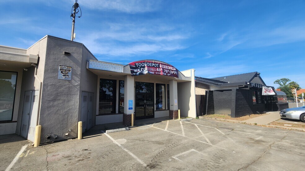 3119-3121 Arden Way, Sacramento, CA à louer - Photo du bâtiment - Image 1 de 4