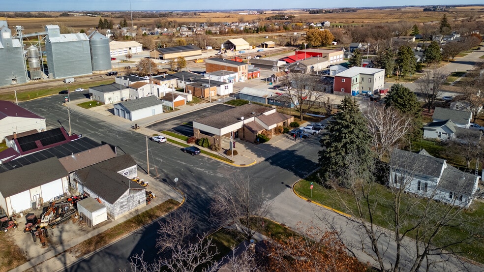 27 2nd St SW, Eyota, MN for sale - Building Photo - Image 2 of 10