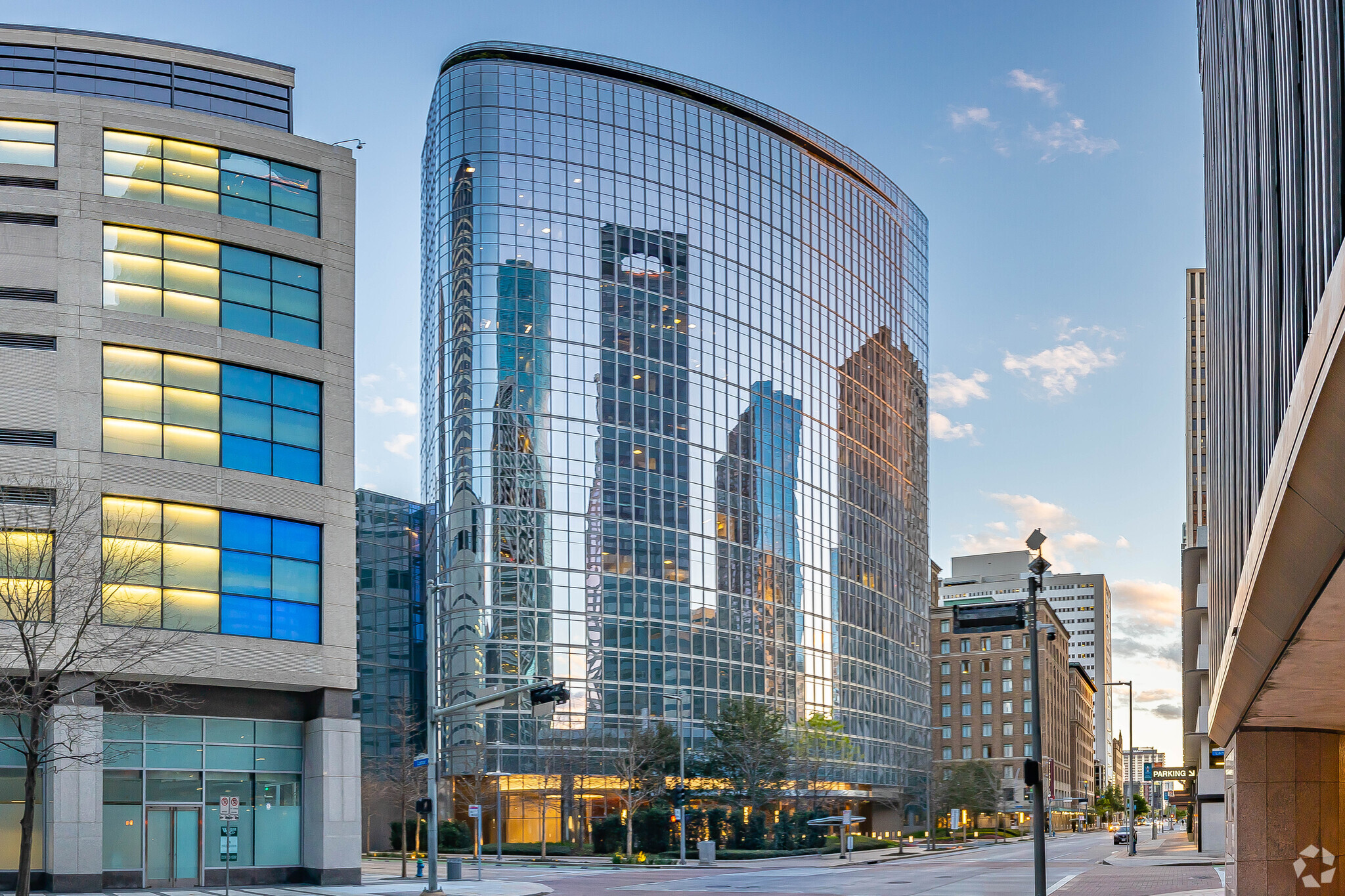 1111 Travis St, Houston, TX à louer Photo du bâtiment- Image 1 de 6