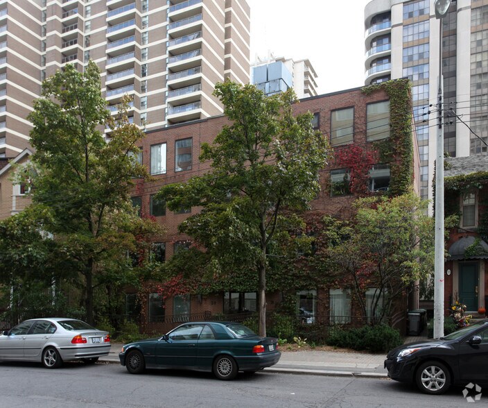 39 Pleasant Blvd, Toronto, ON à vendre - Photo du bâtiment - Image 1 de 1