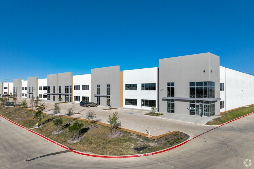 121 Technology Park, Allen, TX à louer - Photo du bâtiment - Image 2 de 5