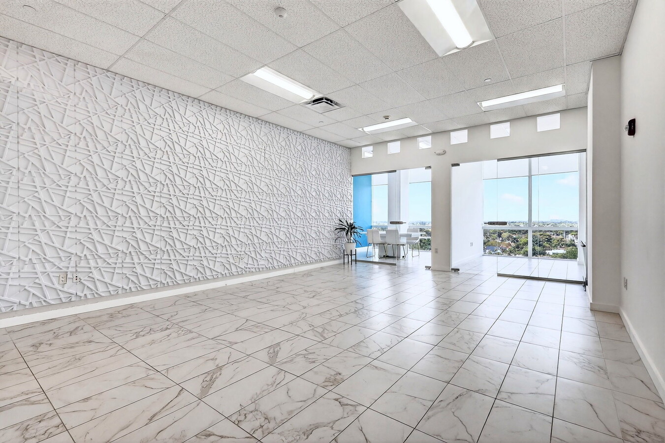 20200 W dixie Hwy, Aventura, FL 33180 - Unité 901 -  - Photo intérieure - Image 1 of 31