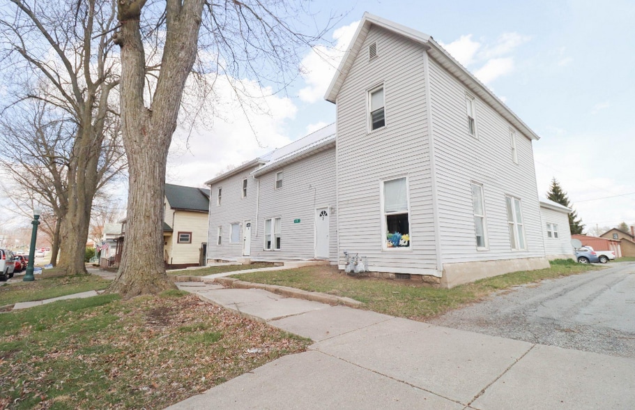 328 N State St, Kendallville, IN for sale - Building Photo - Image 1 of 4