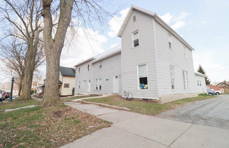 328 N State St, Kendallville, IN à vendre Photo du bâtiment- Image 1 de 5