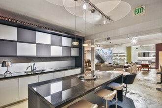 8800 Wilshire Blvd, Beverly Hills, CA for lease Interior Photo- Image 2 of 3