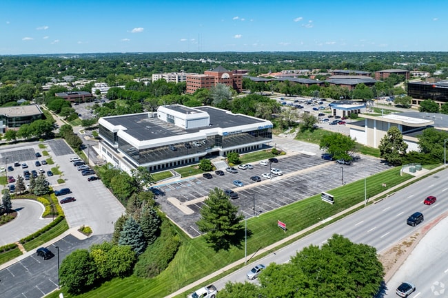 Plus de détails pour 9394 W Dodge Rd, Omaha, NE - Bureau à vendre