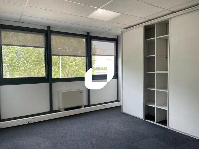 Bureau dans Échirolles à louer - Photo intérieure - Image 2 de 6