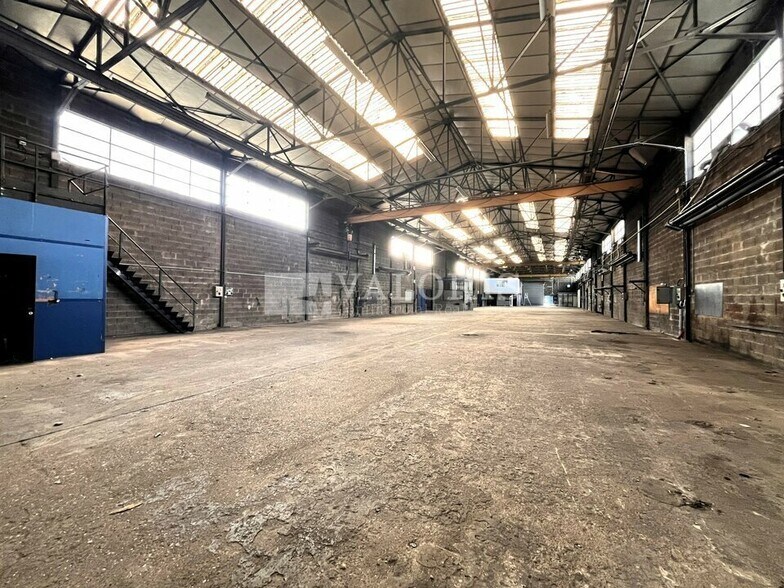 Industriel dans Rillieux-la-Pape à vendre - Photo du bâtiment - Image 3 de 5