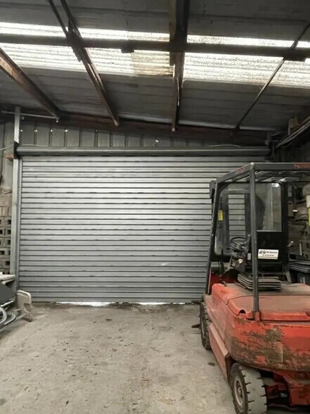 Industrial in Halluin for sale - Interior Photo - Image 2 of 3