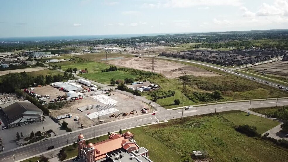 527 Highland Rd W, Hamilton, ON à louer - Vidéo sur l’inscription commerciale - Image 2 de 2