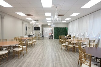 9712 N 56th St, Temple Terrace, FL for lease Interior Photo- Image 2 of 5