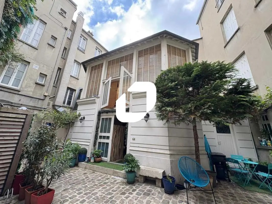 Office in Saint-Germain-en-Laye for lease Building Photo- Image 1 of 3