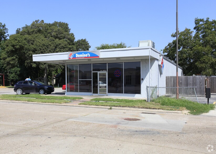 112 W Coombs St, Alvin, TX à vendre - Photo du bâtiment - Image 2 de 2