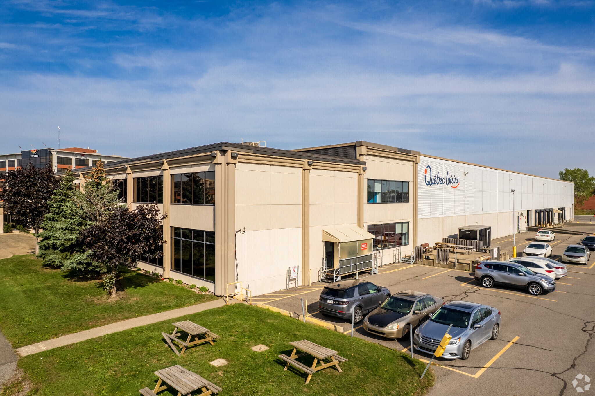 253-255 Boul Décarie, Montréal, QC à vendre Photo principale- Image 1 de 1