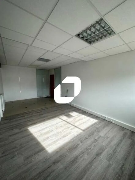 68 Rue De La Croix De L'Orme, Morainvilliers for sale - Building Photo - Image 2 of 17