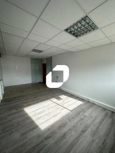 68 Rue De La Croix De L'Orme, Morainvilliers à vendre - Photo du bâtiment - Image 2 de 17