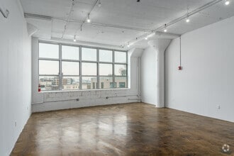 37-18 Northern Blvd, Long Island City, NY for lease Interior Photo- Image 2 of 6