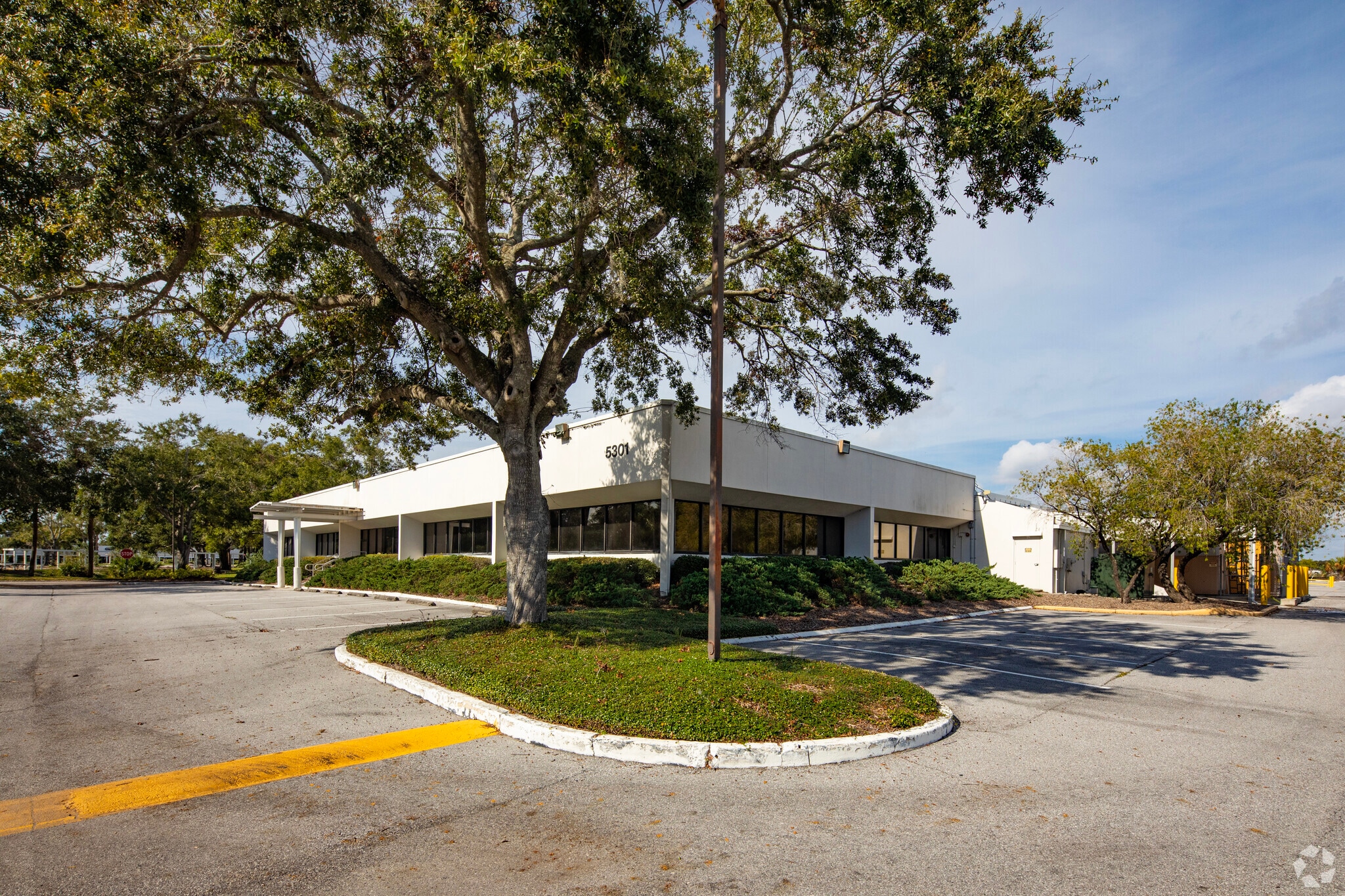 5301 W Idlewild Ave, Tampa, FL for lease Primary Photo- Image 1 of 8