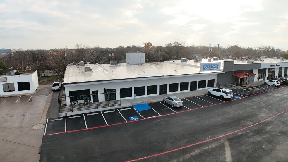 7201 Camp Bowie Blvd, Fort Worth, TX à louer - Photo du bâtiment - Image 2 de 2