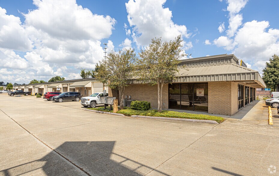 3154-3156 College Dr, Baton Rouge, LA à louer - Photo du bâtiment - Image 2 de 3