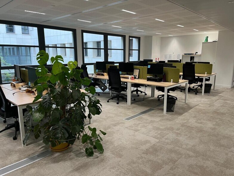 52 Rue De La Victoire, Paris for lease - Building Photo - Image 3 of 20