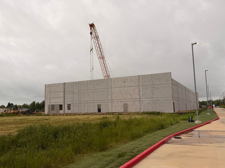 22717 Kuykendahl Rd, Spring, TX for sale - Building Photo - Image 3 of 6