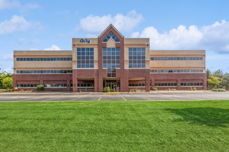 1020 E Ogden Ave, Naperville, IL à louer - Photo du bâtiment - Image 1 de 4