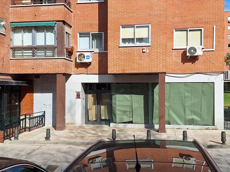Calle de Castrillo de Aza, 24, Madrid, Madrid à vendre - Photo du bâtiment - Image 2 de 5