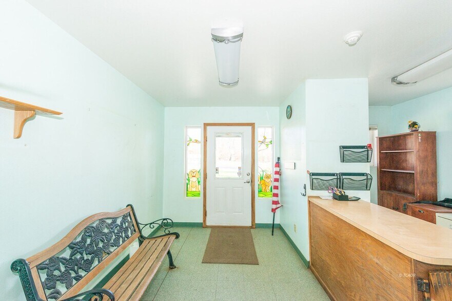1790 Main St, Weaverville, CA à vendre - Photo du bâtiment - Image 2 de 6