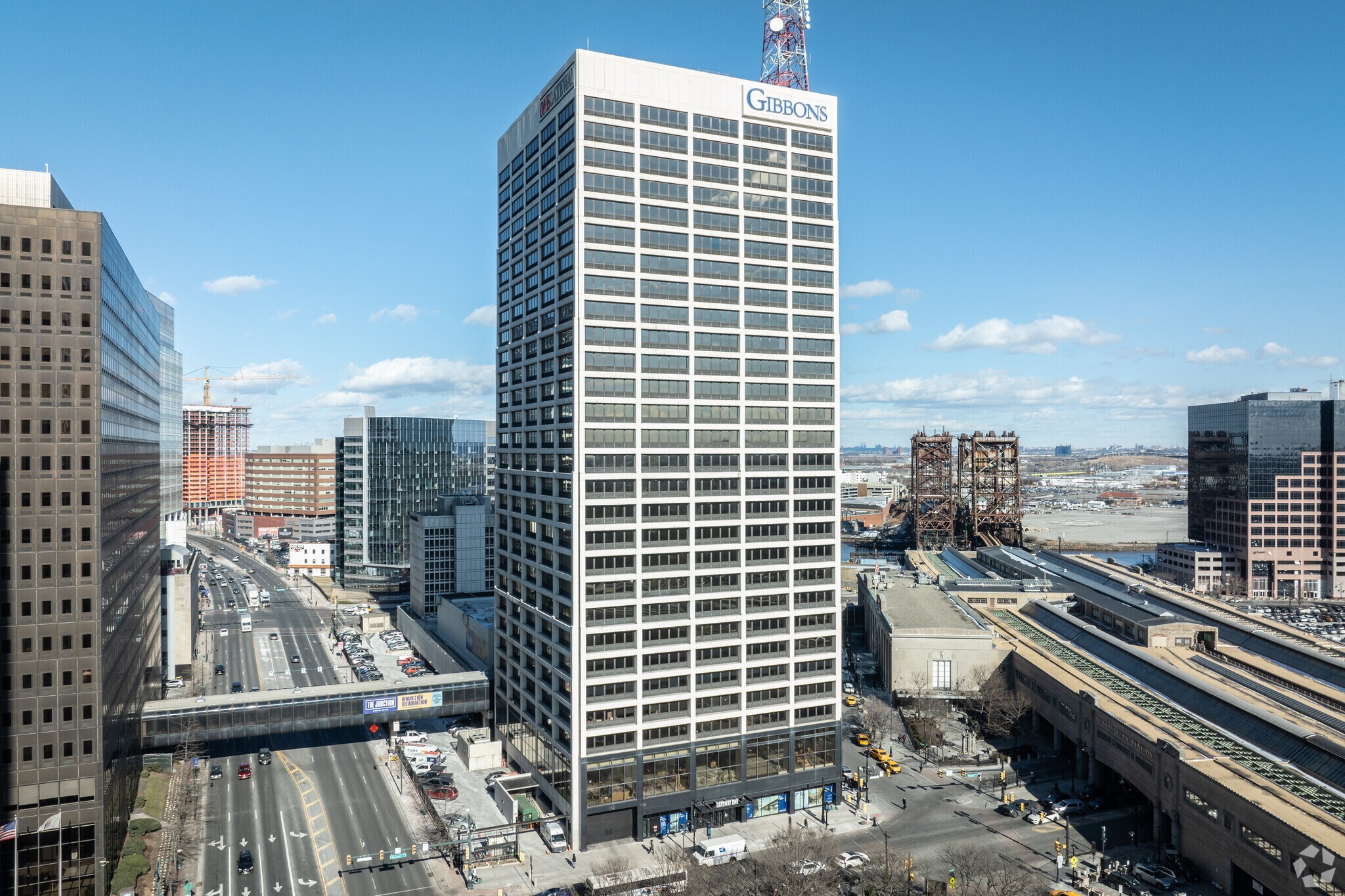 11-43 Raymond Plz W, Newark, NJ à louer Photo principale- Image 1 de 19