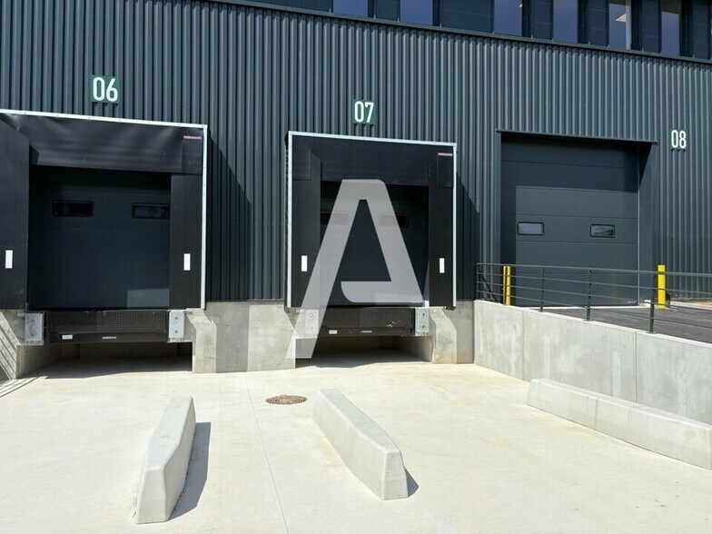 Rue Charles De Coulomb, Mitry-Mory for lease - Building Photo - Image 3 of 5