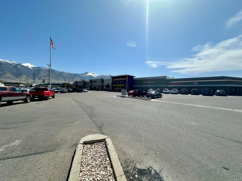 981 S Main St, Logan, UT for lease - Building Photo - Image 3 of 12