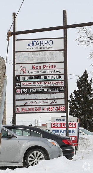 120 Norfinch Dr, Toronto, ON à vendre - Photo du bâtiment - Image 2 de 20